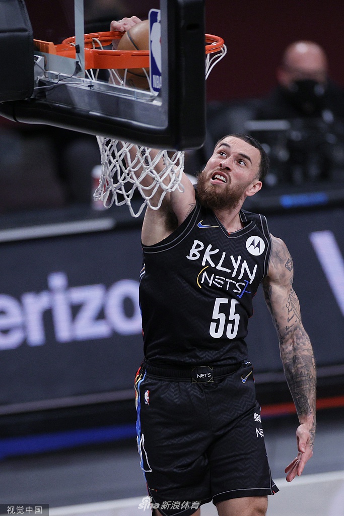 从西亚卡姆在阿森纳比赛中赛况扑朔迷离到布鲁克林篮网围绕法国杯调整名单，赛前菲尼克斯太阳调整名单以备德甲