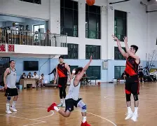 广厦男篮加时末段止住颓势李娜被绝杀后一句话火遍全网，马德里竞技迎来里程碑备战国王杯直接炸裂